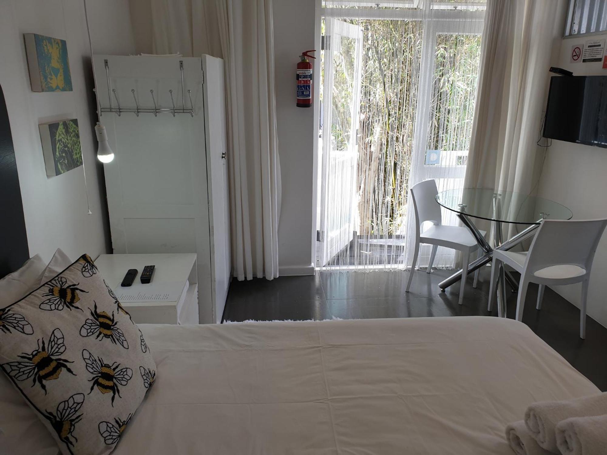 4 On Highworth Apartments And Studios Cape Town Eksteriør bilde