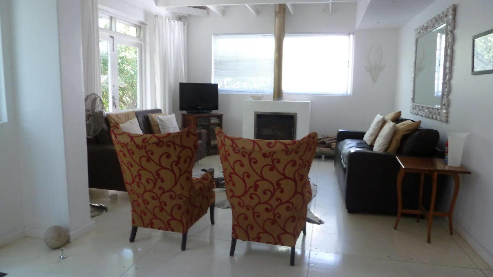 4 On Highworth Apartments And Studios Cape Town Eksteriør bilde
