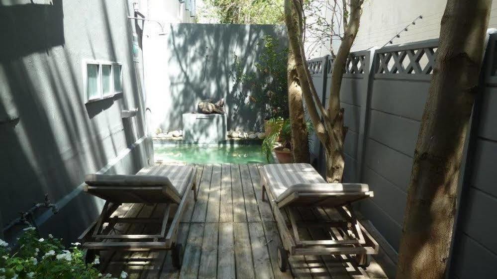 4 On Highworth Apartments And Studios Cape Town Eksteriør bilde